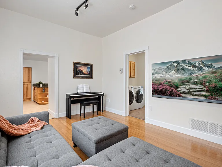 3023 Lawrence St — Photo 5
