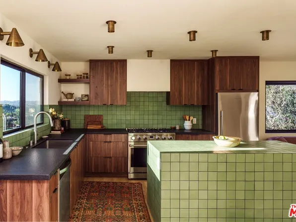 4249 Torreon Dr, Woodland Hills, CA 91364