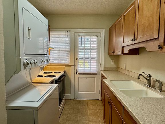 5th image of 300 Horne St APT 4