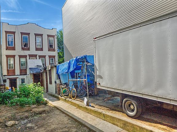 3rd image of 240 Troutman St