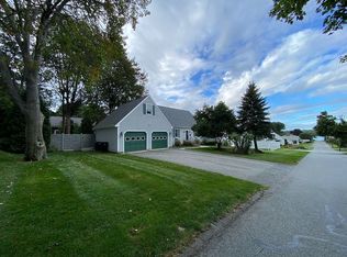 31 Highland St, Dartmouth, MA 02748