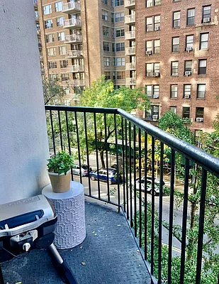 Rented by Compass | media 13