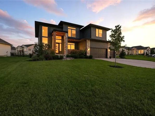 2766 SW 12th St, Lees Summit, MO 64081