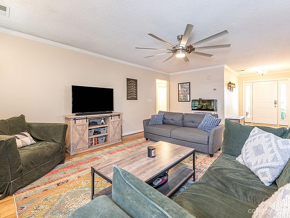 5th image of 11619 English Oak Ln