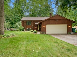 9050 Bluejay Ln, Mentor, OH 44060
