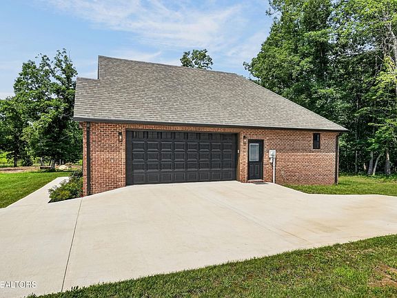 4th image of 74 Riverchase Dr