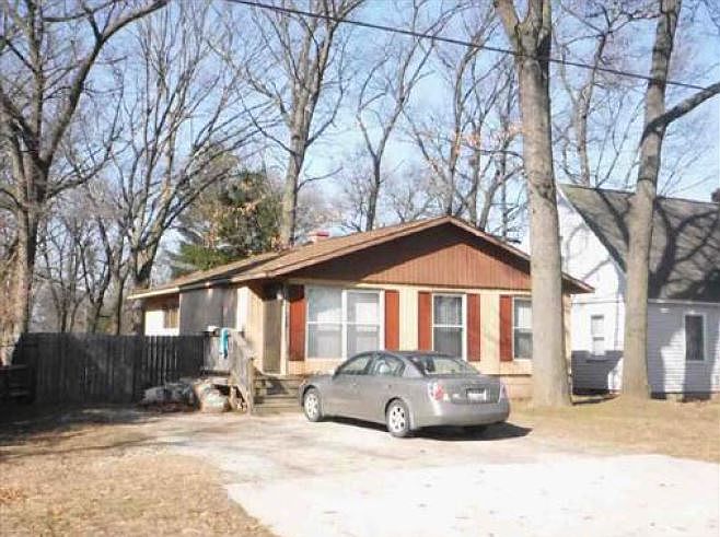 1st image of 2885 Worden St