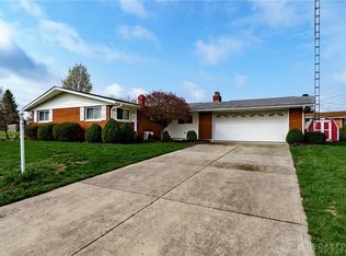 1668 Parkview Dr, Xenia, OH 45385