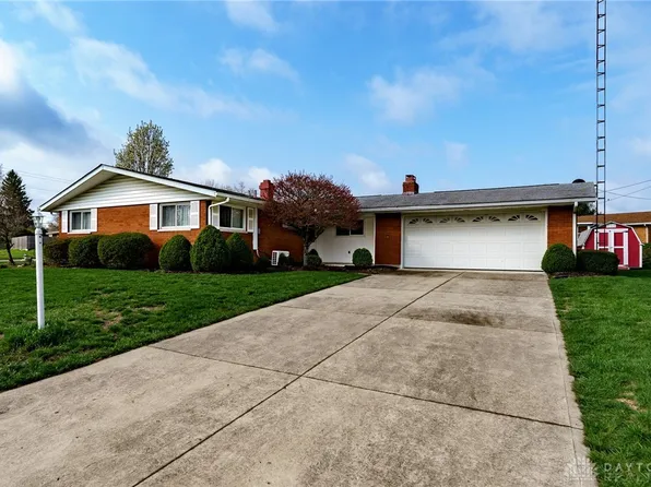 1668 Parkview Dr, Xenia, OH 45385