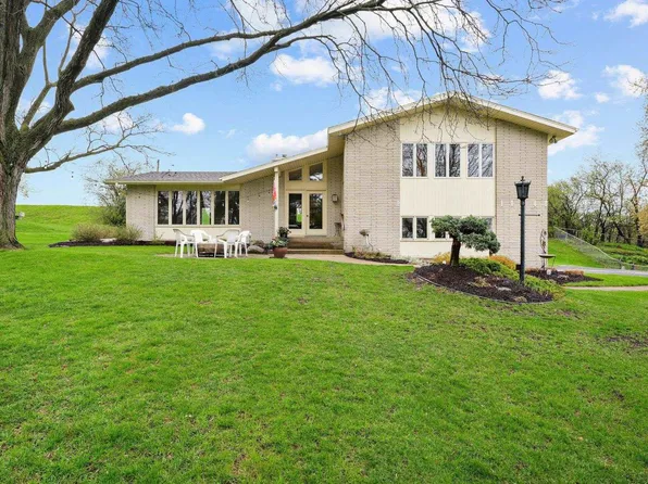 4904 Kirkwood Drive, Waunakee, WI 53597
