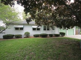 27 Eastmoreland Ln, Decatur, IL 62521