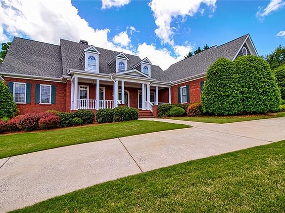 2nd image of 18 Nugget Ln
