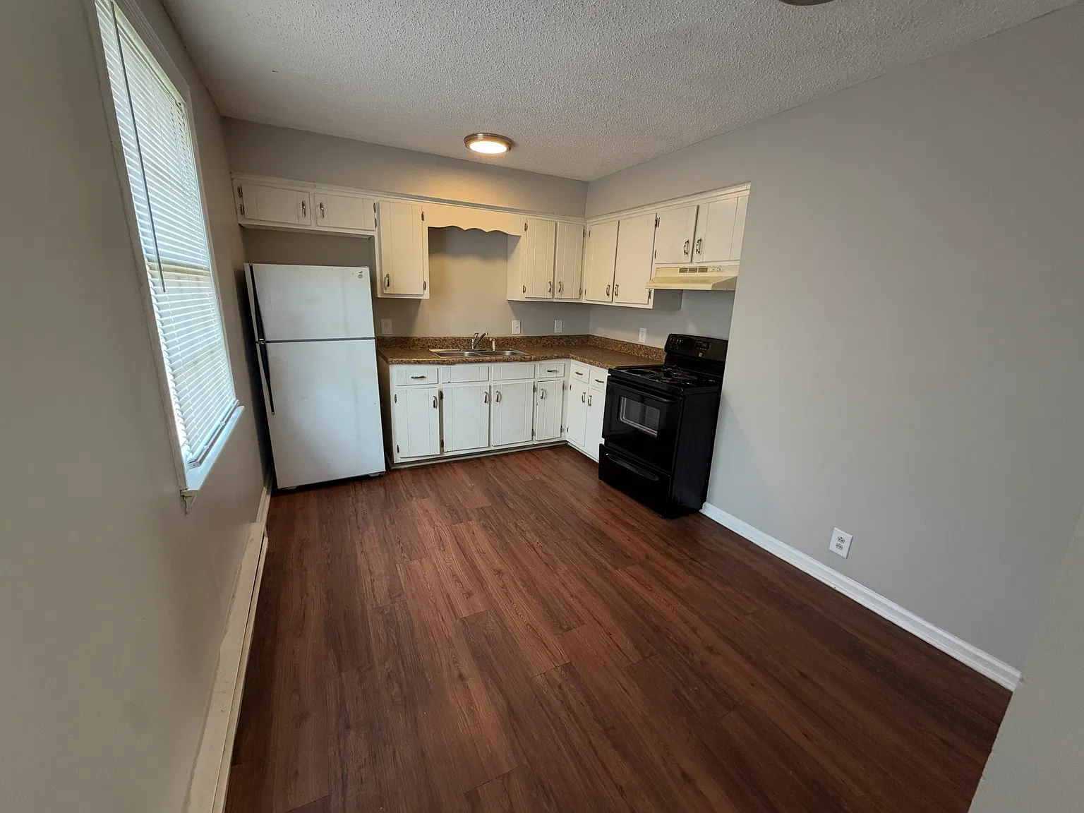 2 bed, 750 sqft, $1,400 — Photo 1