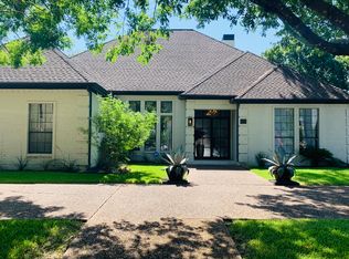 13216 Woodhaven Dr, Farmers Branch, TX 75234