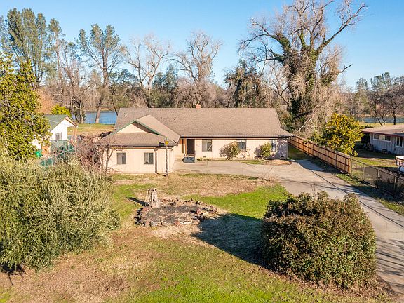 3rd image of 19066 River Crest Dr