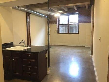 3rd image of 815 Porter St APT 103