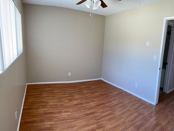 3rd image of 1709 E Glenoaks Blvd APT 5