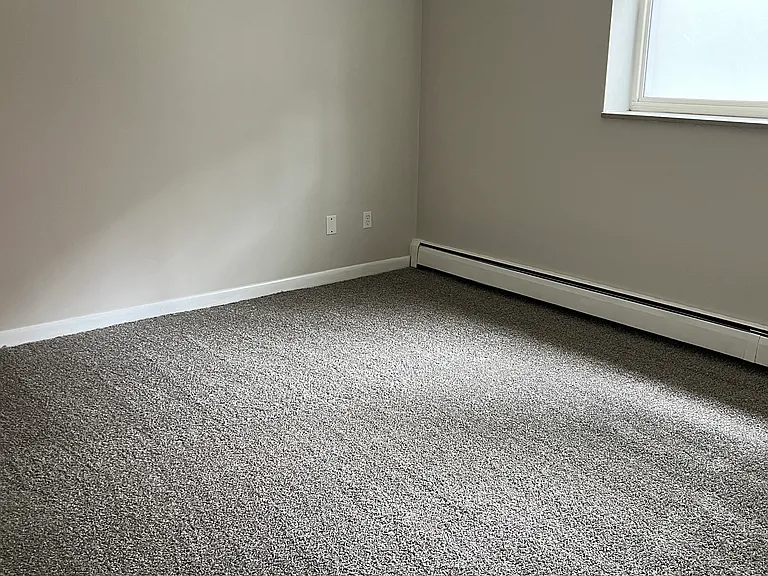 8 Carol Cir #B3 — Photo 2