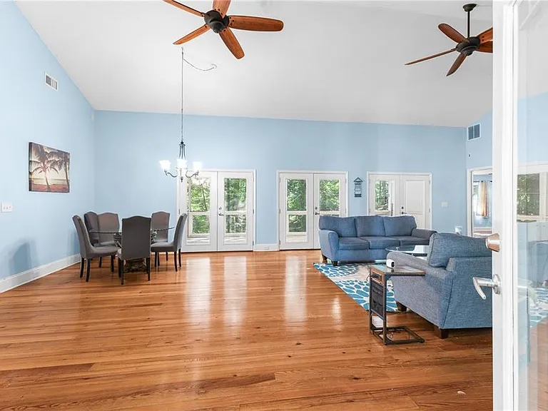 6567 Tahiti Way — Photo 17