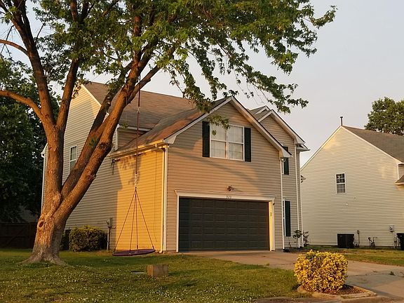 3rd image of 929 Hanson Dr