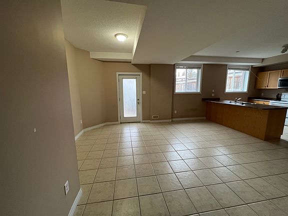 4th image of 47 Pettitt Dr