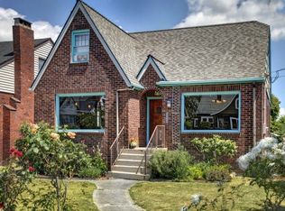 7714 Dibble Ave NW, Seattle, WA 98117