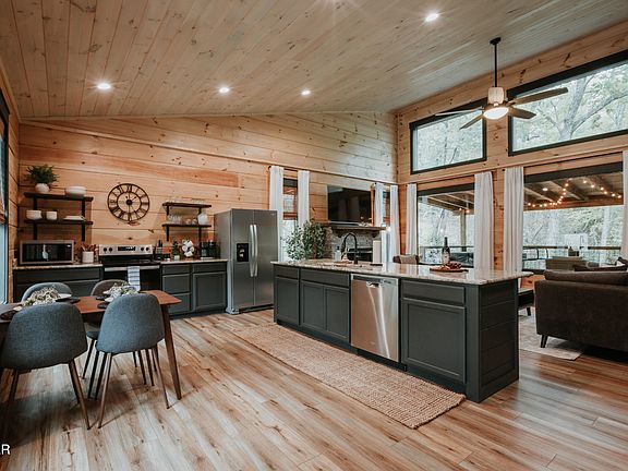 3rd image of 3113 Donegal Way