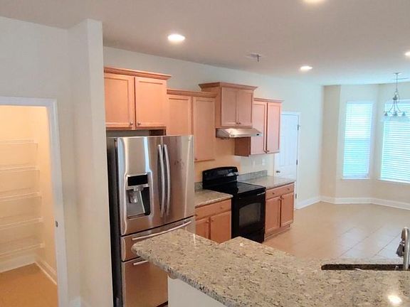 Kitchen - angle 1