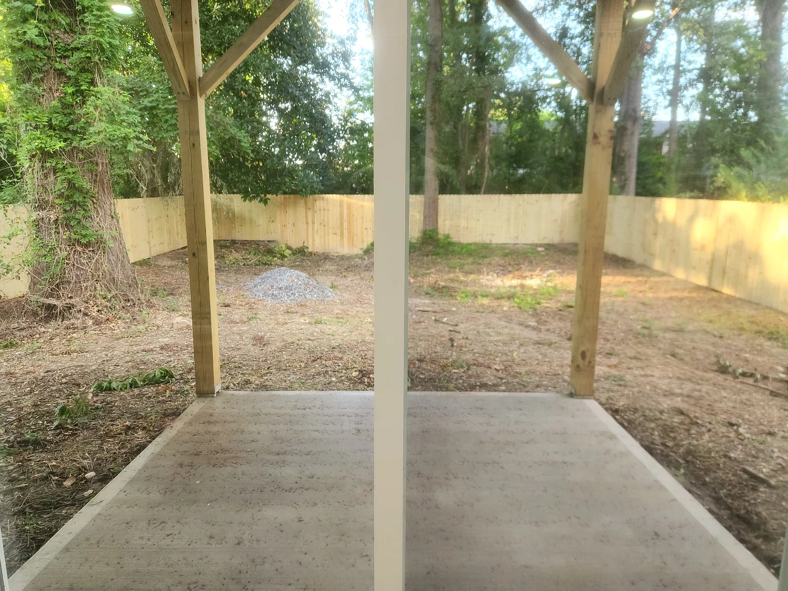 3 bed, 2.5 bath, 1555 sqft, $2,499 — Photo 2