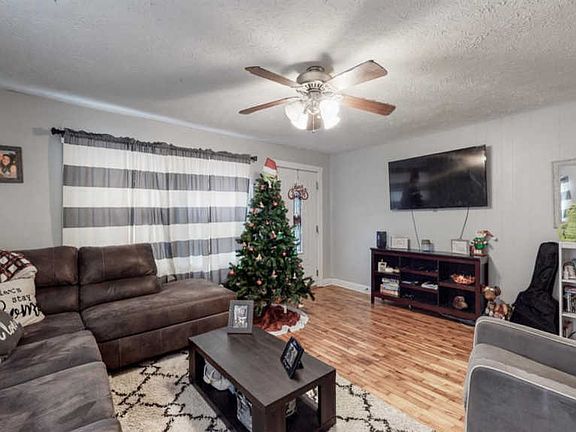 4th image of 624 Moss Ln