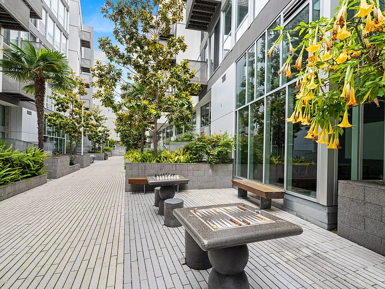 Courtyard Space at L Seven Apartments in San Francisco, CA 94103
