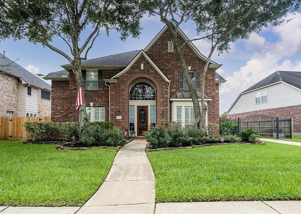 Beautiful 2-story Trendmaker home nestled amongst the trees in the master planned community of Coles Crossing with NO REAR NEIGHBORS!