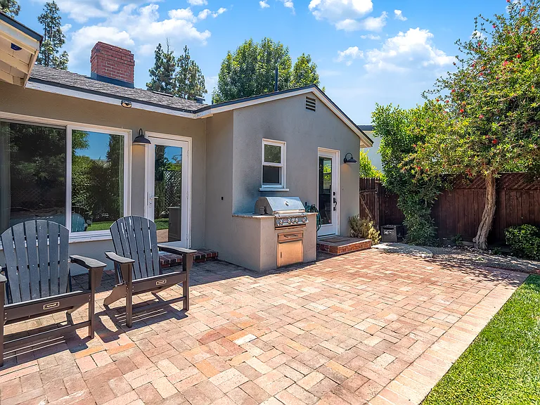 14527 Addison St — Photo 22