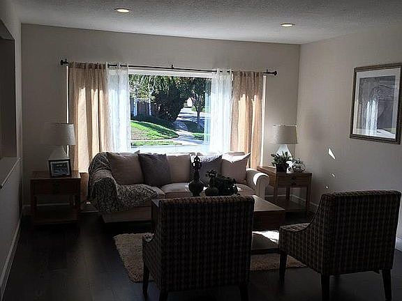 4th image of 1135 Petroni Way
