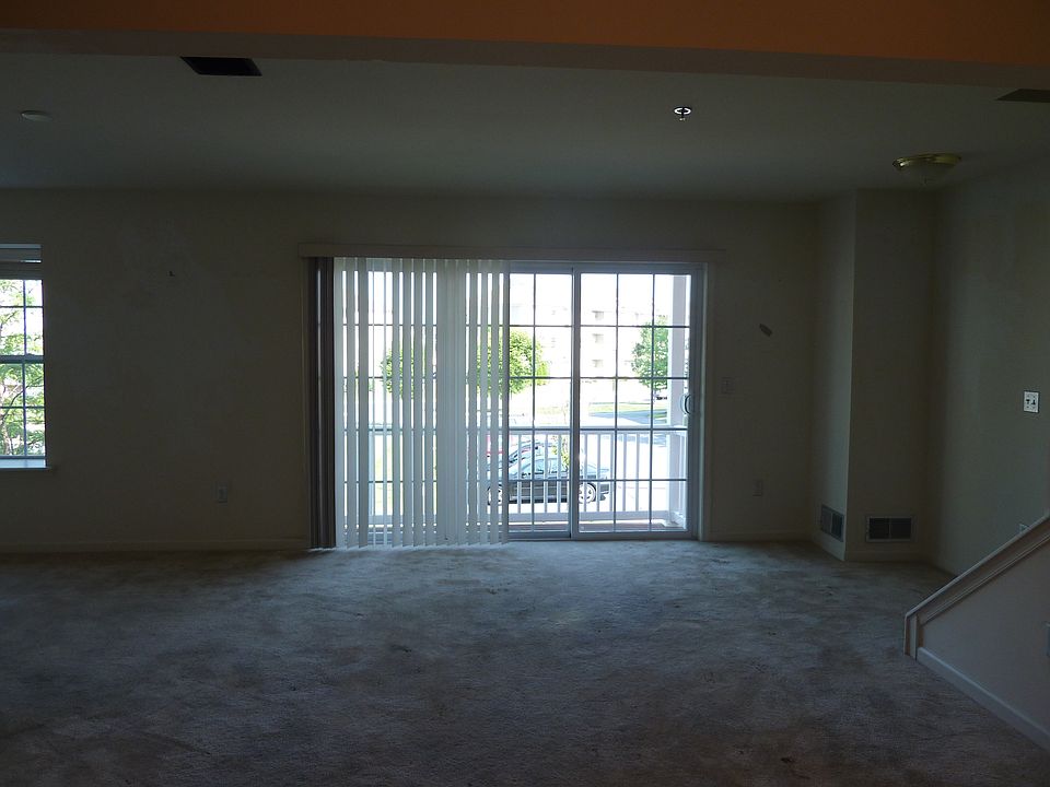 Living, Patio