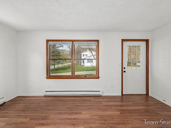 2nd image of 604 N New Dexter St