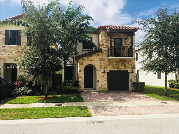 3rd image of 10310 NW 70th Ter