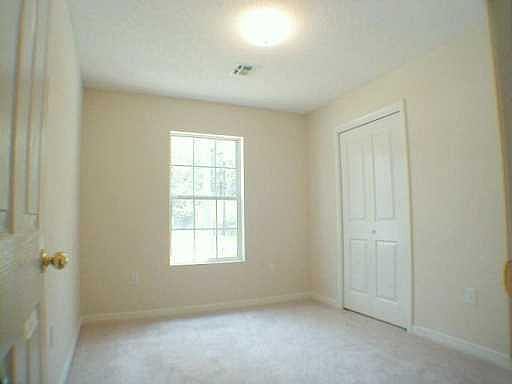 4th image of 109 Tulip St