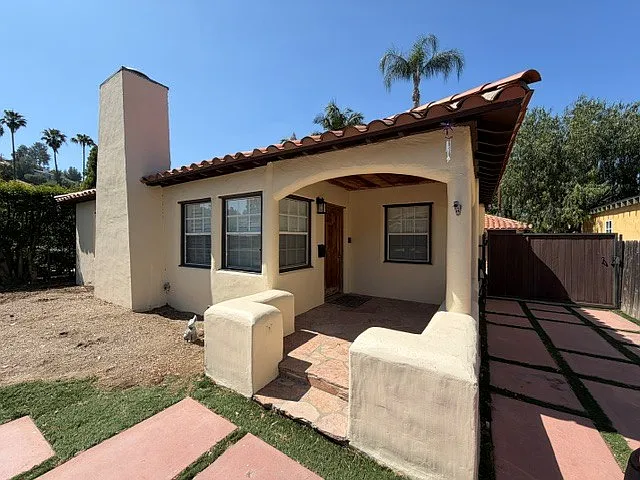 22025 Lopez St — Photo 2