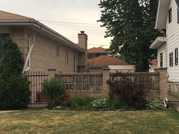 3rd image of 2609 N 74th Ct