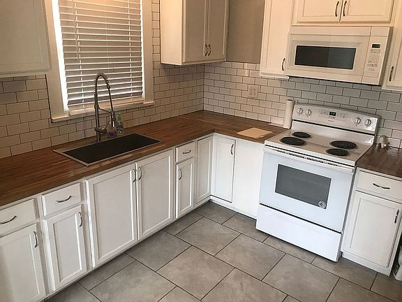 2nd image of 1126 W Woodard St