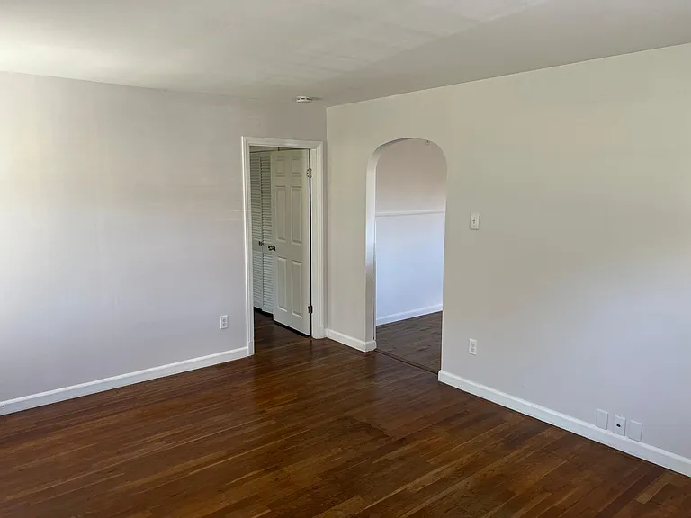 45 Bedford Ave — Photo 15