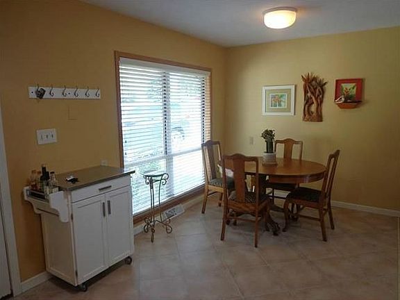 4th image of 4537 Navajo Dr NE