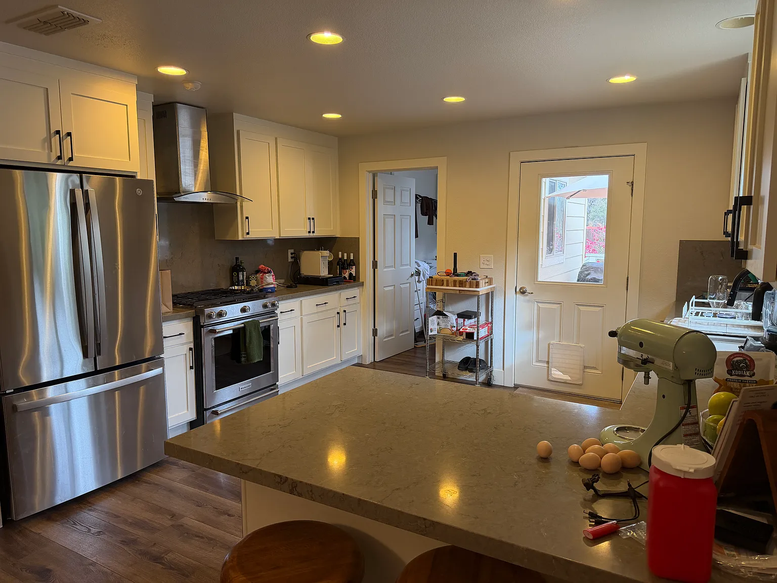3 bed, 1396 sqft, $3,500 — Photo 4