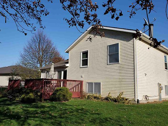 3rd image of 704 Birch Dr