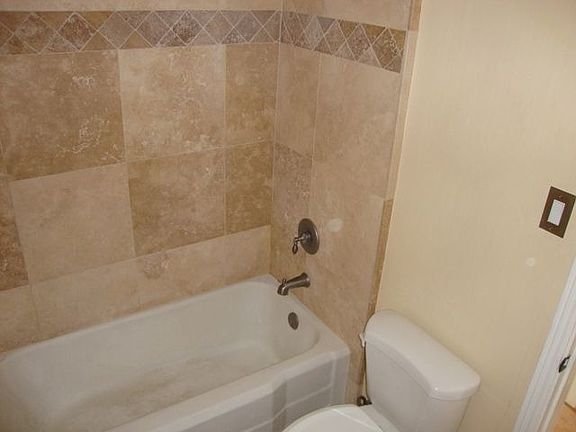 5th image of 2538 E Clarendon Ave