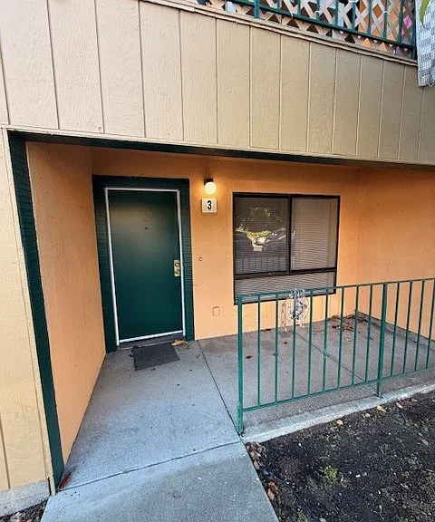 Kearny Street Apartments — Photo 17