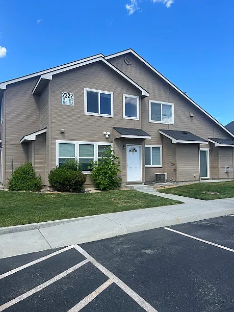 2222 Lexis Ln #103