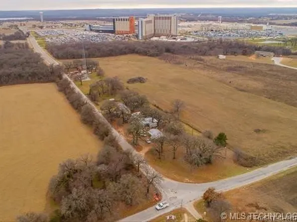 21038 Merle Wolfe Rd, Thackerville, OK 73459