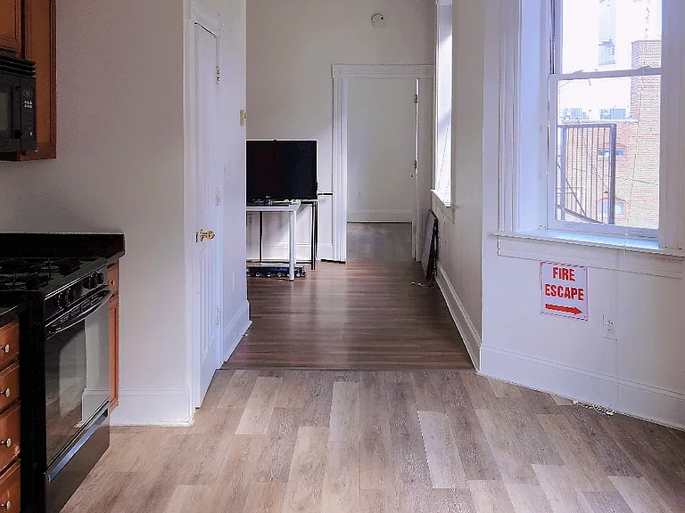 18 E Preston St #5 — Photo 5